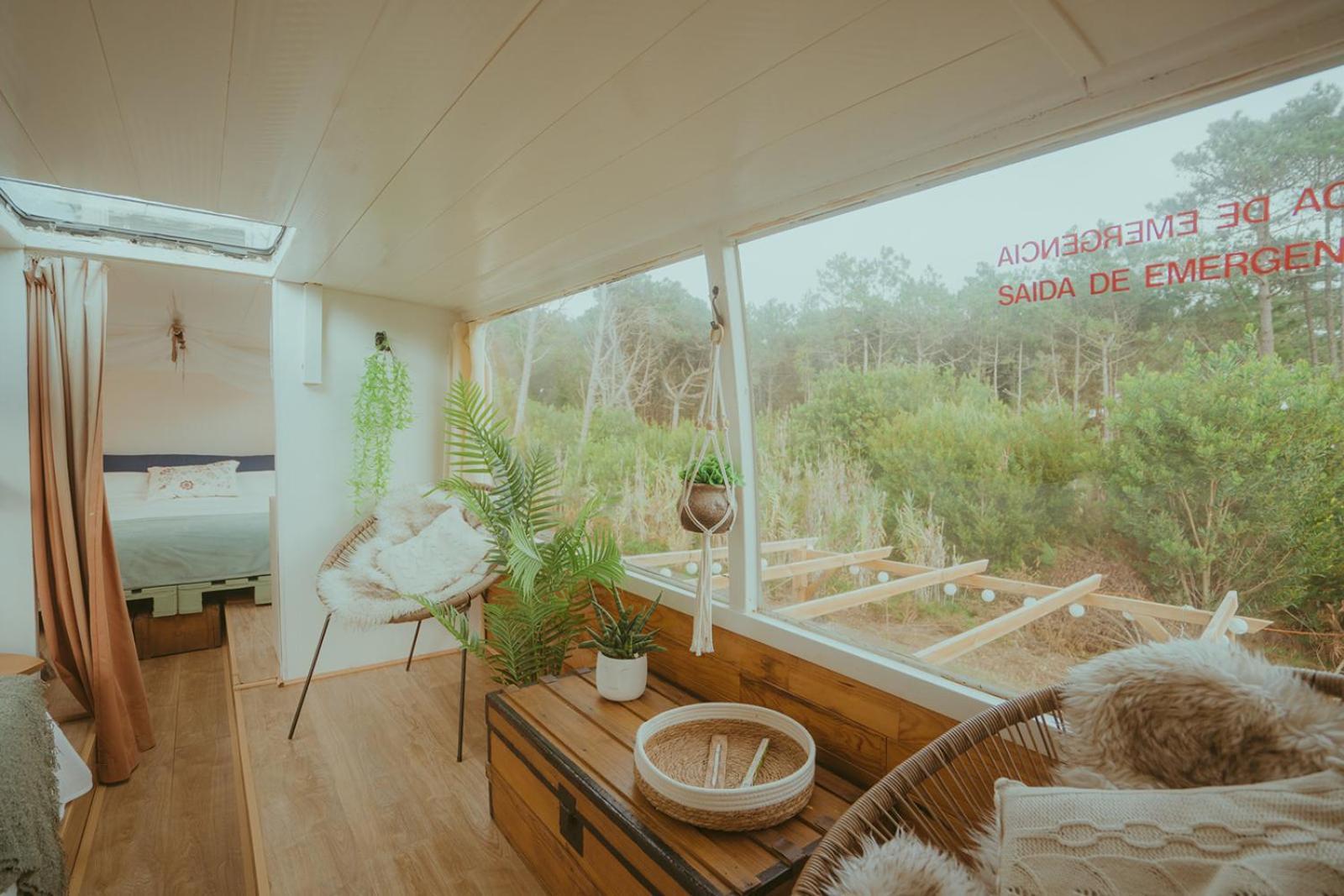 The Amazing Inacio Bus Converted Home Sintra Exterior photo